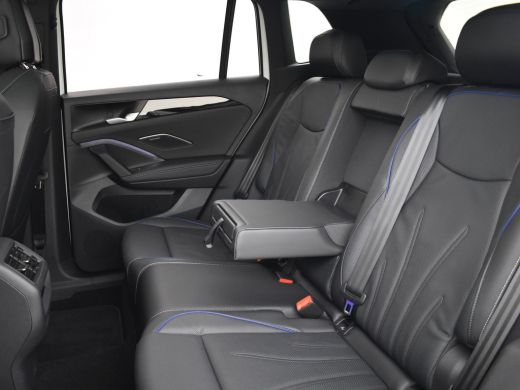 Volkswagen Tiguan 1.5 TSI eHybrid R-Line 272pk | Trekhaak | Panorama dak | Head up display | Harman kardon audio | ... ActivLease financial lease