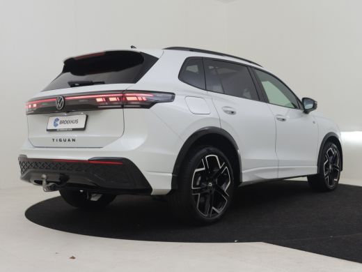 Volkswagen Tiguan 1.5 TSI eHybrid R-Line 272pk | Trekhaak | Panorama dak | Head up display | Harman kardon audio | ... ActivLease financial lease