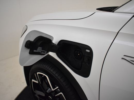 Volkswagen Tiguan 1.5 TSI eHybrid R-Line 272pk | Trekhaak | Panorama dak | Head up display | Harman kardon audio | ... ActivLease financial lease