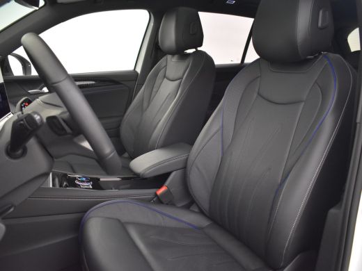 Volkswagen Tiguan 1.5 TSI eHybrid R-Line 272pk | Trekhaak | Panorama dak | Head up display | Harman kardon audio | ... ActivLease financial lease