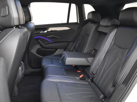 Volkswagen Tiguan 1.5 TSI eHybrid R-Line 272pk | Trekhaak | Panorama dak  | Head up display | Harman kardon audio |... ActivLease financial lease