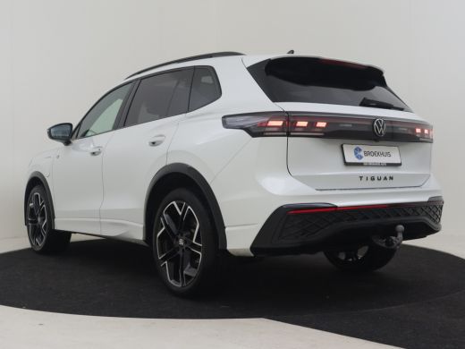 Volkswagen Tiguan 1.5 TSI eHybrid R-Line 272pk | Trekhaak | Panorama dak  | Head up display | Harman kardon audio |... ActivLease financial lease