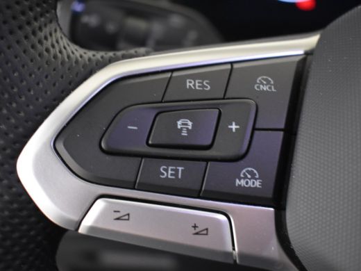 Volkswagen Tiguan 1.5 TSI eHybrid R-Line 272pk | Trekhaak | Panorama dak  | Head up display | Harman kardon audio |... ActivLease financial lease