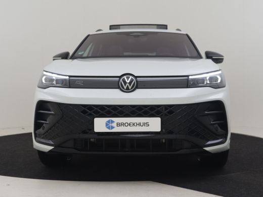 Volkswagen Tiguan 1.5 TSI eHybrid R-Line 272pk | Trekhaak | Panorama dak  | Head up display | Harman kardon audio |... ActivLease financial lease