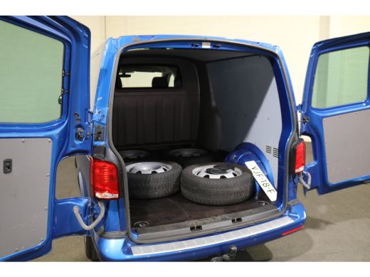 Volkswagen Transporter 2.0 TDI L2 H1 Bulli DC Automaat ActivLease financial lease