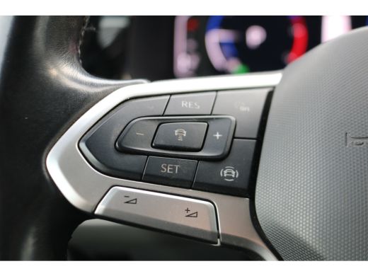 Volkswagen Transporter 2.0 TDI L2 H1 Bulli DC Automaat ActivLease financial lease