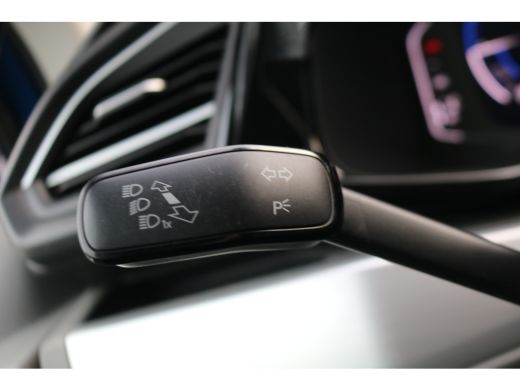 Volkswagen Transporter 2.0 TDI L2 H1 Bulli DC Automaat ActivLease financial lease