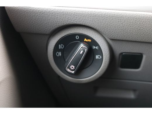 Volkswagen Transporter 2.0 TDI L2 H1 Bulli DC Automaat ActivLease financial lease