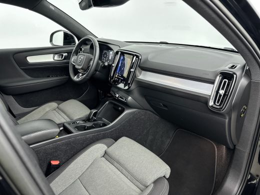 Volvo  XC40 T4 Recharge Core | 18" | Stoel/Stuurverwarming | Parkeercamera | Getint Glas | Keyless | Elektris... ActivLease financial lease