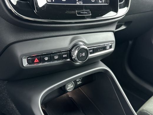 Volvo  XC40 T4 Recharge Core | 18" | Stoel/Stuurverwarming | Parkeercamera | Getint Glas | Keyless | Elektris... ActivLease financial lease