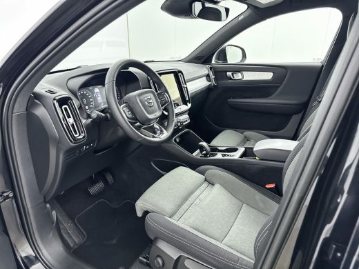 Volvo  XC40 T4 Recharge Core | 18" | Stoel/Stuurverwarming | Parkeercamera | Getint Glas | Keyless | Elektris... ActivLease financial lease