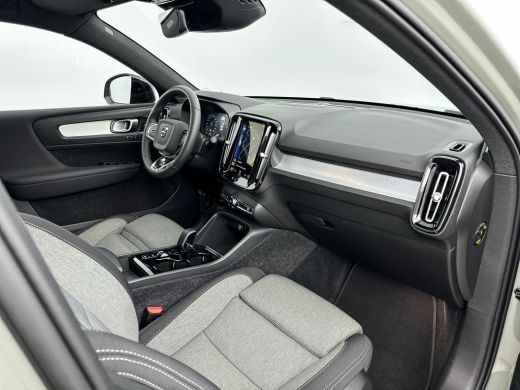 Volvo  XC40 T4 Recharge Plus Dark | 19" | Harman Kardon | Elektrisch verstelbare stoelen | Stoel/Stuurverwarm... ActivLease financial lease