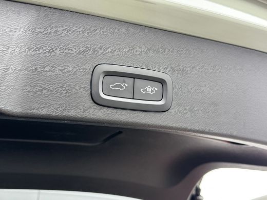 Volvo  XC40 T4 Recharge Plus Dark | 19" | Harman Kardon | Elektrisch verstelbare stoelen | Stoel/Stuurverwarm... ActivLease financial lease