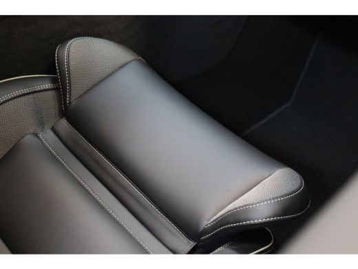 Volvo  XC60 T6 350PK AWD Plus Black Edition | Facelift | Pano-dak | Premium Pack | Lighting Pack ActivLease financial lease