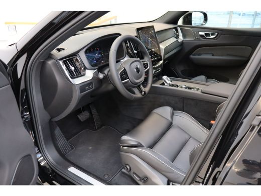 Volvo  XC60 T6 350PK AWD Plus Black Edition | Facelift | Pano-dak | Premium Pack | Lighting Pack ActivLease financial lease