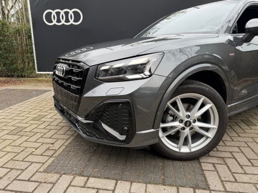 Audi Q2 35 TFSI S line | Leder | 18 Inch | Camera achter | ACC | Keyless entry | Matrix | Trekhaak | ActivLease financial lease