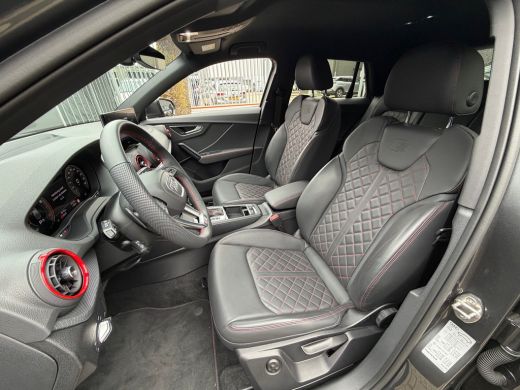 Audi Q2 35 TFSI S line | Leder | 18 Inch | Camera achter | ACC | Keyless entry | Matrix | Trekhaak | ActivLease financial lease