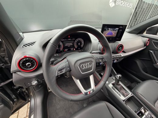 Audi Q2 35 TFSI S line | Leder | 18 Inch | Camera achter | ACC | Keyless entry | Matrix | Trekhaak | ActivLease financial lease