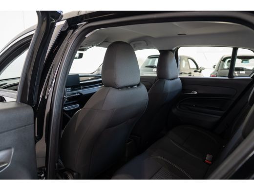 Fiat 600 1.2 Hybrid Urban | Apple Carplay & Android Auto | Parkeersensoren | Lichtmetalen velgen | Airco |... ActivLease financial lease