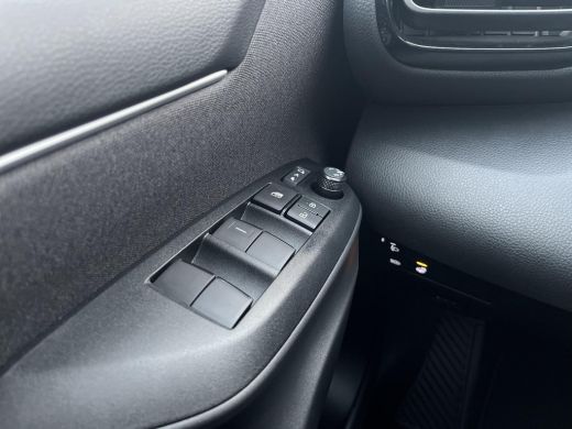 Mazda 2 Hybrid Hybrid 1.5 Homura | Apple CarPlay/Android auto | Achteruitrijcamera | Stuur en stoelverwarming ActivLease financial lease