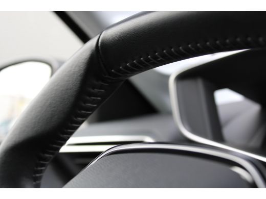 Peugeot 208 1.2 PureTech Allure Pack | Automaat | Navigatie | Camera | All season | 3D Instrumentenpaneel | 1... ActivLease financial lease