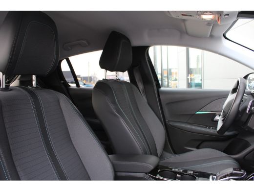 Peugeot 208 1.2 PureTech Allure Pack | Automaat | Navigatie | Camera | All season | 3D Instrumentenpaneel | 1... ActivLease financial lease