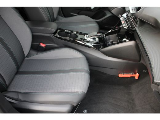 Peugeot 208 1.2 PureTech Allure Pack | Automaat | Navigatie | Camera | All season | 3D Instrumentenpaneel | 1... ActivLease financial lease