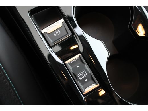 Peugeot 208 1.2 PureTech Allure Pack | Automaat | Navigatie | Camera | All season | 3D Instrumentenpaneel | 1... ActivLease financial lease