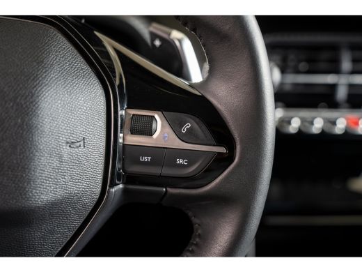 Peugeot 208 Hybrid 100 e-DCS6 Allure ActivLease financial lease