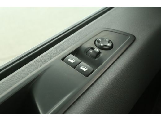 Peugeot e-Expert 75 kWh L2H1 | SOH 92% | Snelladen | Airco | Cruise | Carplay | Navi | Parkeersens. ActivLease financial lease