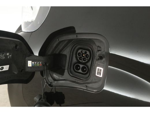 Peugeot e-Expert 75 kWh L2H1 | SOH 92% | Snelladen | Airco | Cruise | Carplay | Navi | Parkeersens. ActivLease financial lease