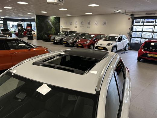 Suzuki Vitara 1.5 Hybrid Style Panorama dak ActivLease financial lease