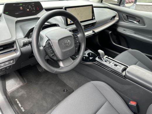 Toyota Prius 2.0 Plug-in Executive | Carplay | 19 inch LM-velgen | Dode hoek waarschuwing | Parkeersensoren | ActivLease financial lease