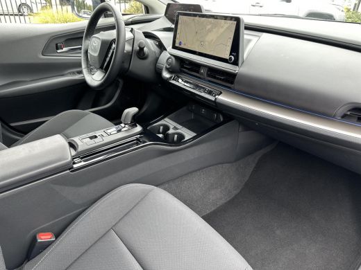 Toyota Prius 2.0 Plug-in Executive | Carplay | 19 inch LM-velgen | Dode hoek waarschuwing | Parkeersensoren | ActivLease financial lease