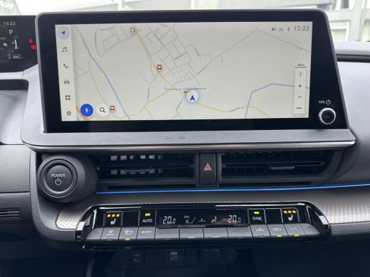 Toyota Prius 2.0 Plug-in Executive | Carplay | 19 inch LM-velgen | Dode hoek waarschuwing | Parkeersensoren | ActivLease financial lease