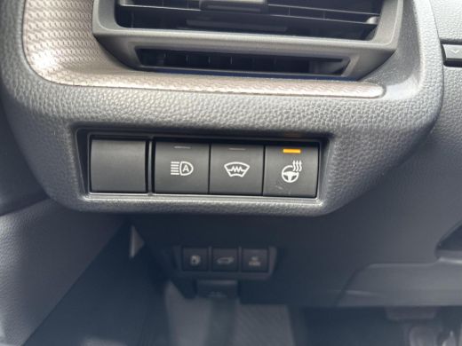 Toyota Prius 2.0 Plug-in Executive | Carplay | 19 inch LM-velgen | Dode hoek waarschuwing | Parkeersensoren | ActivLease financial lease