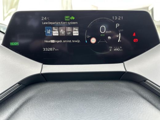 Toyota Prius 2.0 Plug-in Executive | Carplay | 19 inch LM-velgen | Dode hoek waarschuwing | Parkeersensoren | ActivLease financial lease