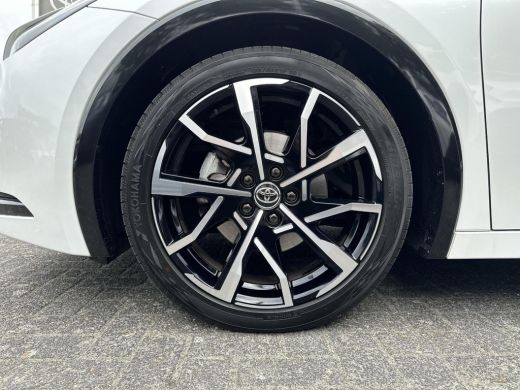 Toyota Prius 2.0 Plug-in Executive | Carplay | 19 inch LM-velgen | Dode hoek waarschuwing | Parkeersensoren | ActivLease financial lease