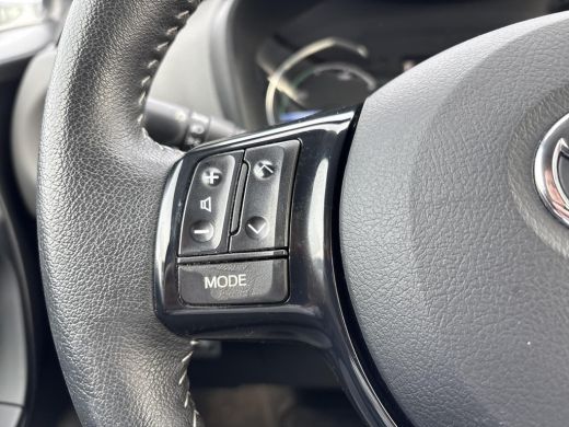 Toyota Yaris 1.5 Hybrid Dynamic **APPLE CARPLAY/ CRUISE CONTROL/ KEYLESS/ PARKEERCAMERA** ActivLease financial lease