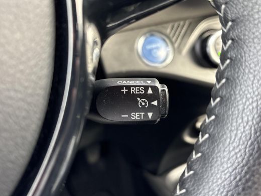 Toyota Yaris 1.5 Hybrid Dynamic **APPLE CARPLAY/ CRUISE CONTROL/ KEYLESS/ PARKEERCAMERA** ActivLease financial lease