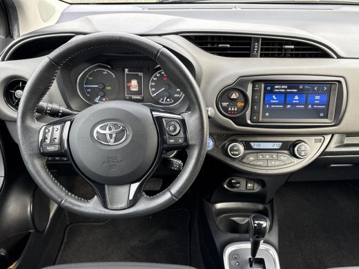 Toyota Yaris 1.5 Hybrid Dynamic **APPLE CARPLAY/ CRUISE CONTROL/ KEYLESS/ PARKEERCAMERA** ActivLease financial lease