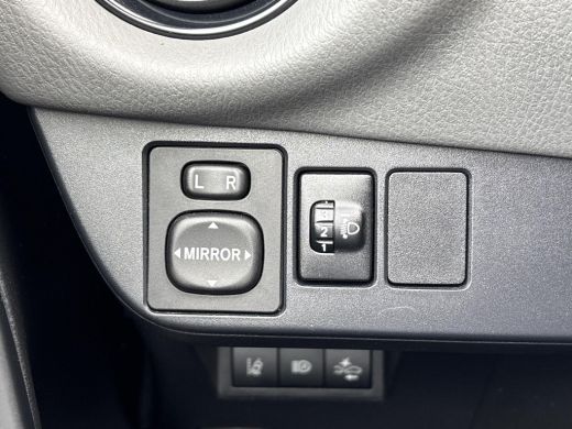 Toyota Yaris 1.5 Hybrid Dynamic **APPLE CARPLAY/ CRUISE CONTROL/ KEYLESS/ PARKEERCAMERA** ActivLease financial lease