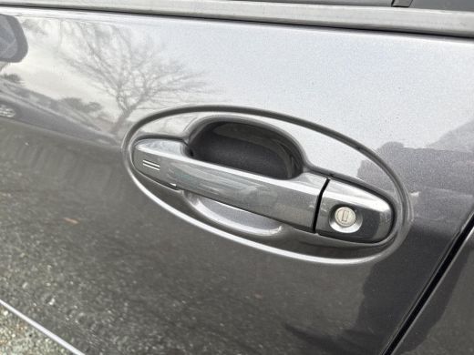 Toyota Yaris 1.5 Hybrid Dynamic **APPLE CARPLAY/ CRUISE CONTROL/ KEYLESS/ PARKEERCAMERA** ActivLease financial lease