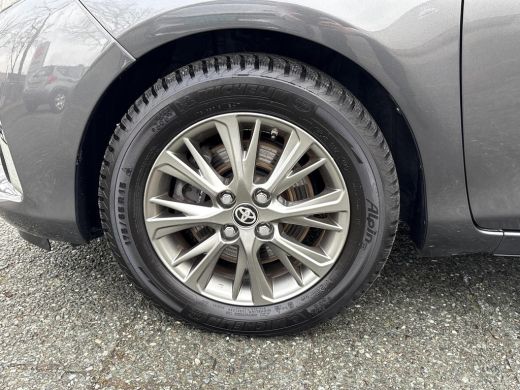 Toyota Yaris 1.5 Hybrid Dynamic **APPLE CARPLAY/ CRUISE CONTROL/ KEYLESS/ PARKEERCAMERA** ActivLease financial lease