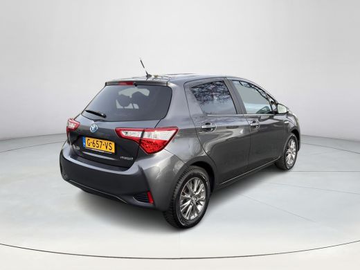 Toyota Yaris 1.5 Hybrid Dynamic **APPLE CARPLAY/ CRUISE CONTROL/ KEYLESS/ PARKEERCAMERA** ActivLease financial lease