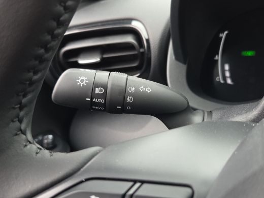 Toyota Yaris Cross 1.5 Hybrid 115 Dynamic + Comfort Pack | Nieuwe auto | Direct uit voorraad leverbaar | ActivLease financial lease