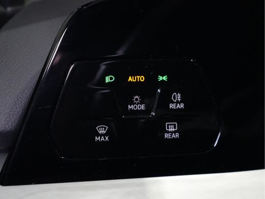 Volkswagen Golf 1.5 eTSI 115pk DSG Life Edition Navigatie Camera Acc Led Privacy glas 17"lm Digital Cockpit 240 ActivLease financial lease