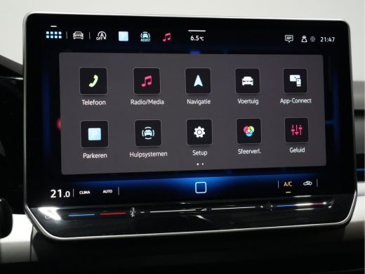 Volkswagen Golf 1.5 eTSI 115pk DSG Life Edition Navigatie Camera Acc Led Privacy glas 17"lm Digital Cockpit 240 ActivLease financial lease