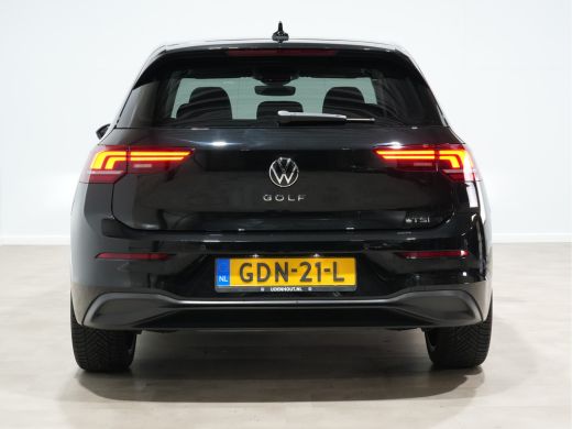 Volkswagen Golf 1.5 eTSI 115pk DSG Life Edition Navigatie Camera Acc Led Privacy glas 17"lm Digital Cockpit 240 ActivLease financial lease