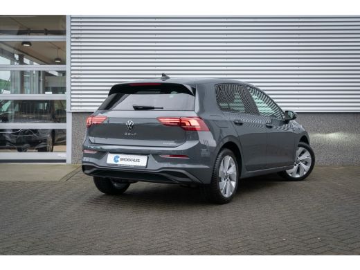 Volkswagen Golf Life Edition eHybrid | 'App-Connect' draadloze smartphone integratie | Achterbank in ongelijke de... ActivLease financial lease